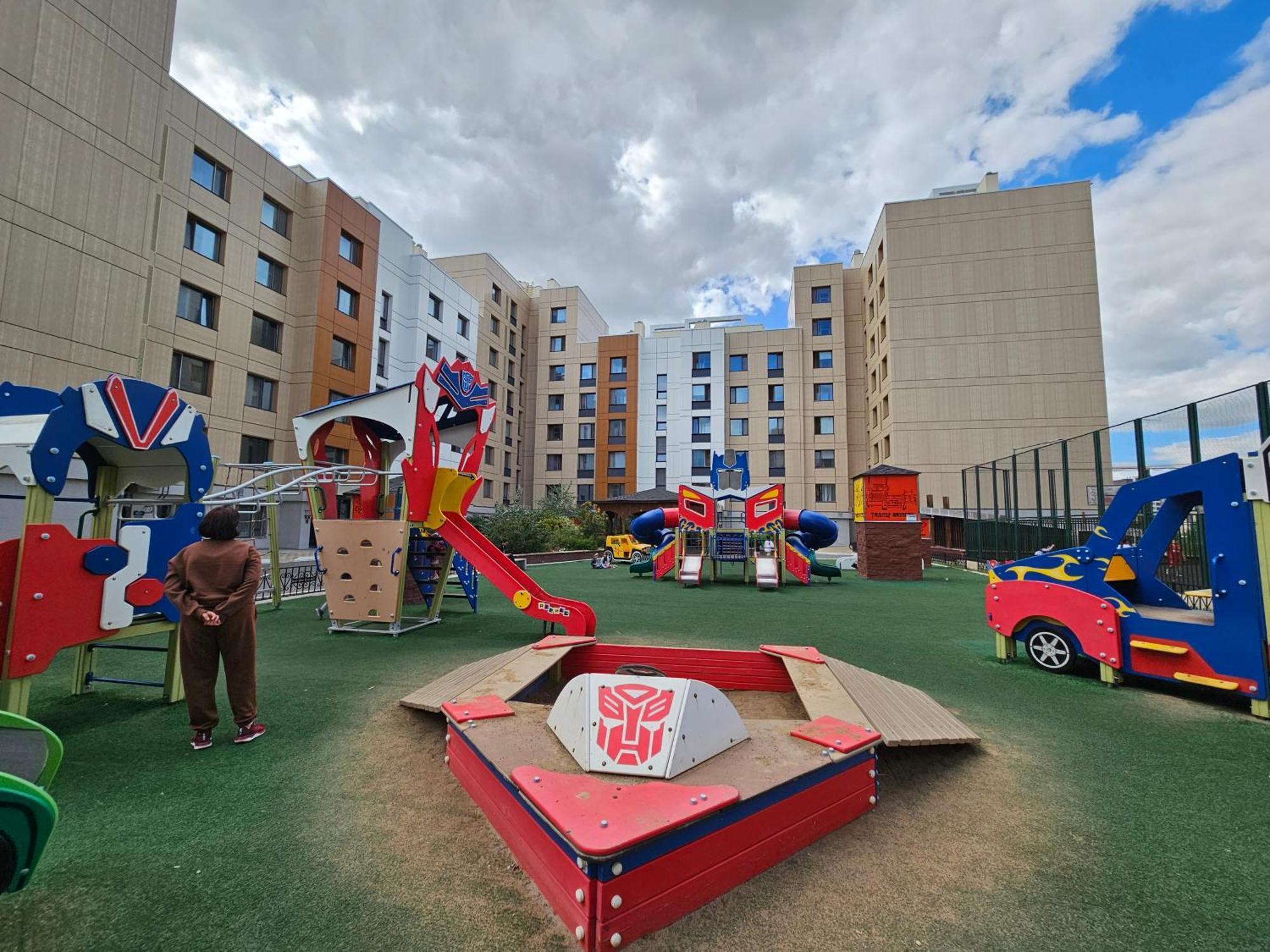 Ernaz Plus Apartments-Expo-Boulevard 130 Astana Exteriör bild