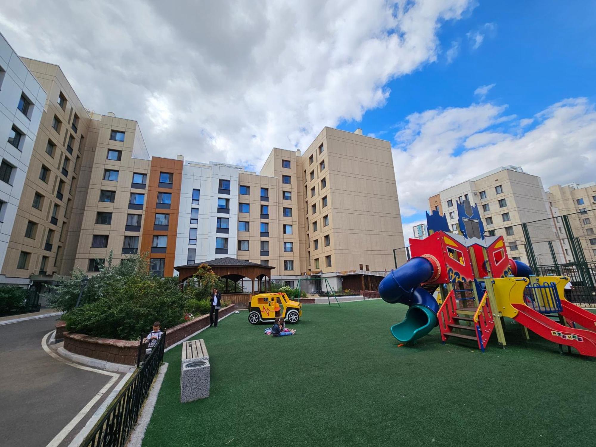 Ernaz Plus Apartments-Expo-Boulevard 130 Astana Exteriör bild